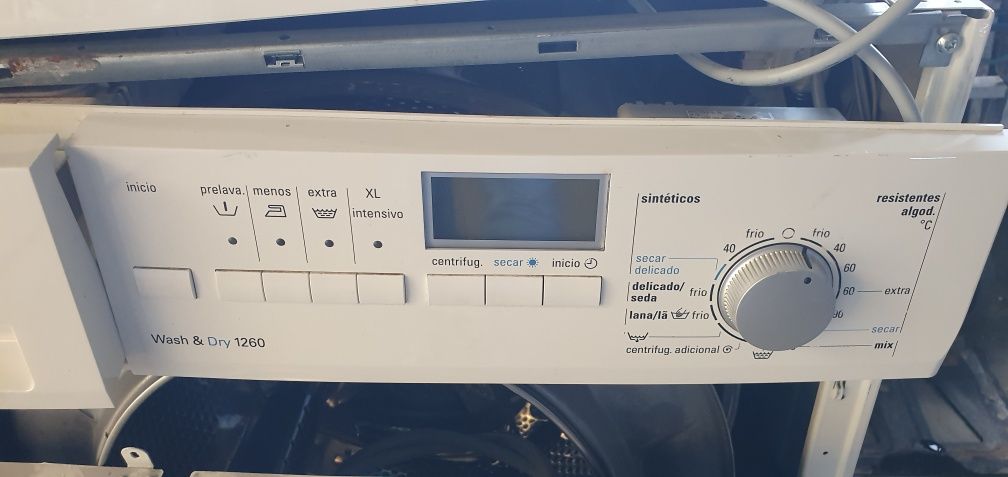 Máquina de lavar e secar Siemens Wash&Dry 1260, para peças!