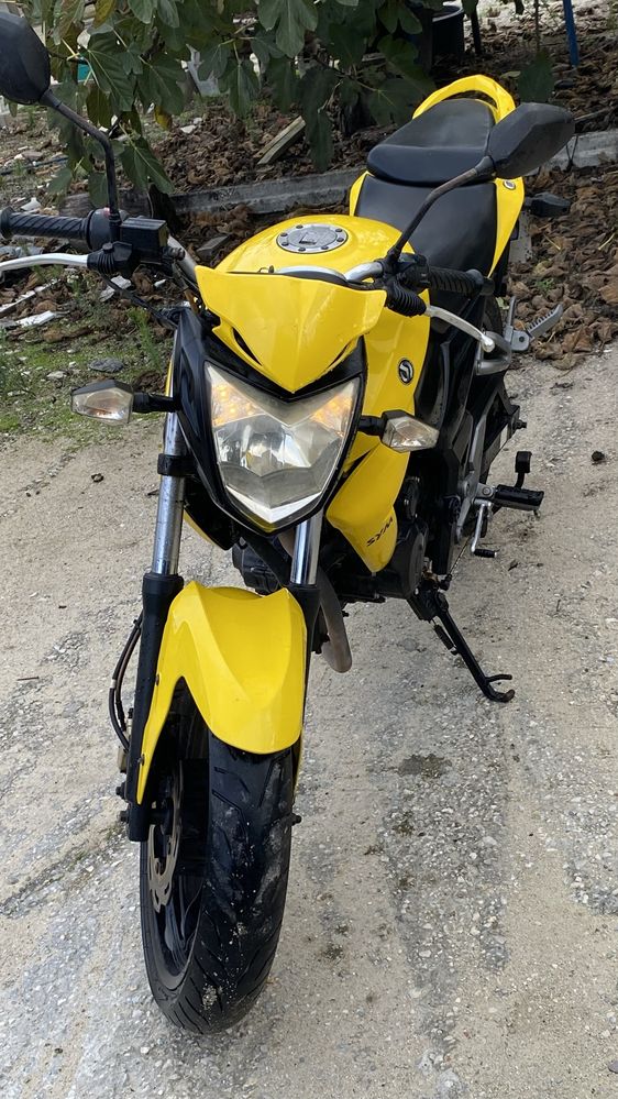 Moto 125 excelente