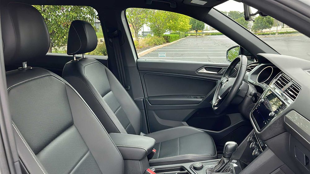 Volkswagen Tiguan      2021