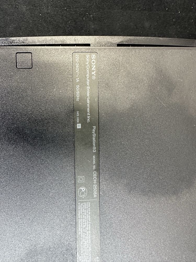 Продаю игрову приставку PS3