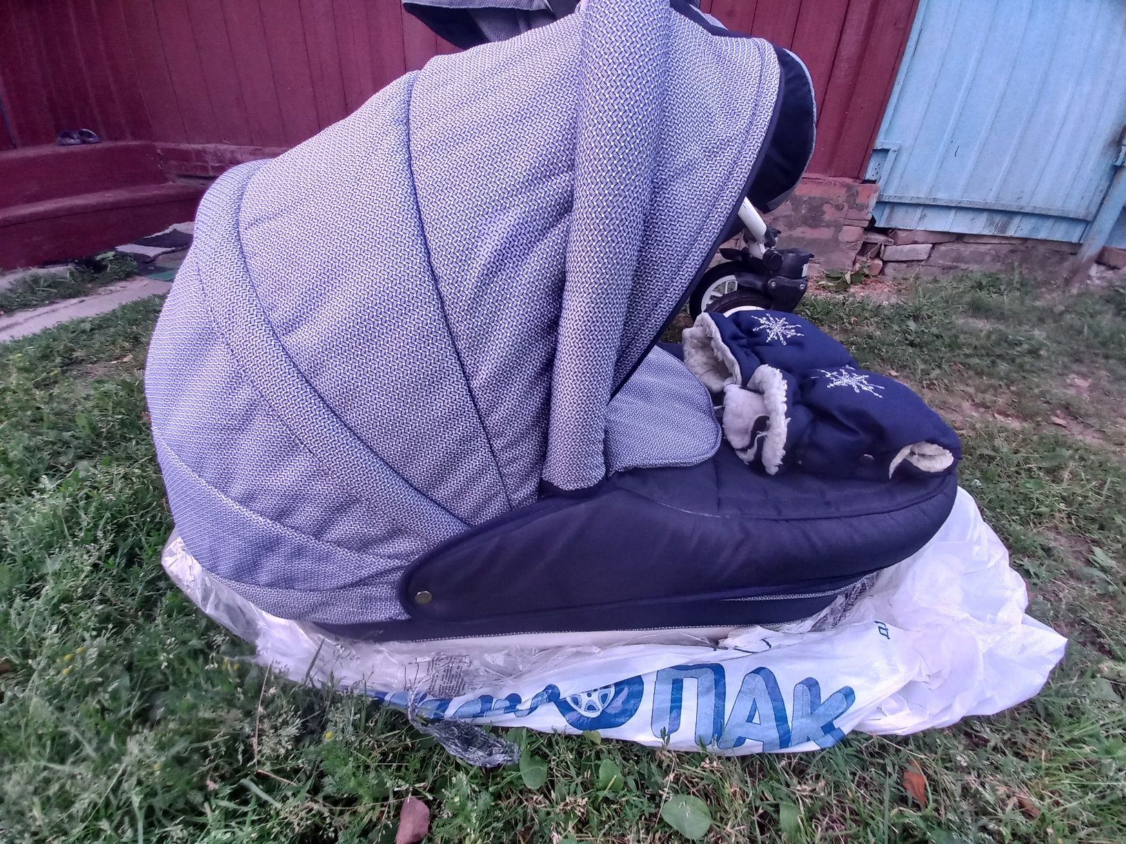 Дитяча коляска 3в1