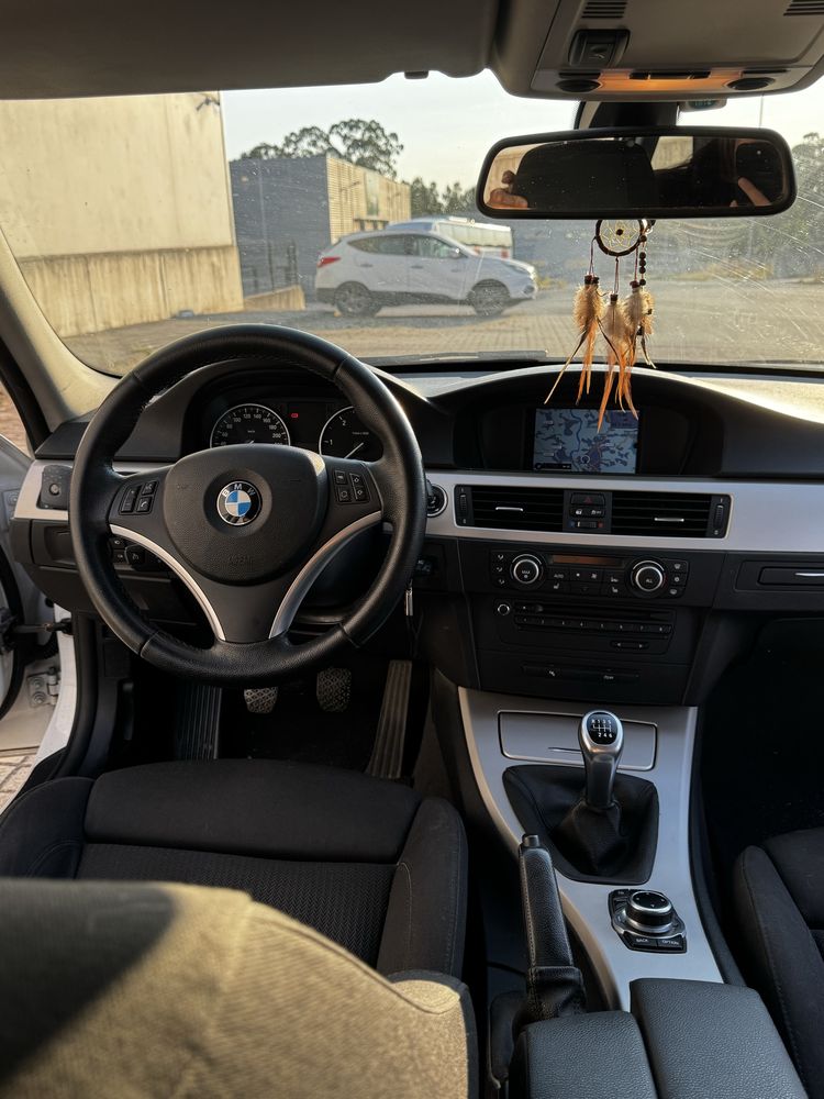 BMW 320d 2012 — Impecável e Económico!