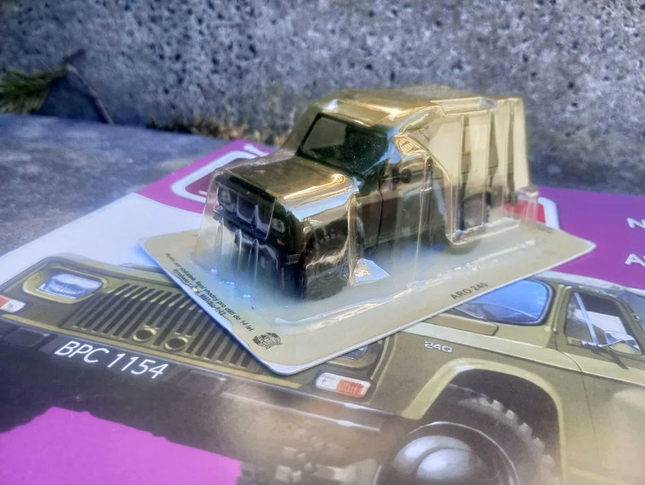 ARO 240 deagostini 1:43 kultowe auta PRL złota kolekcja MODEL nowy Kap