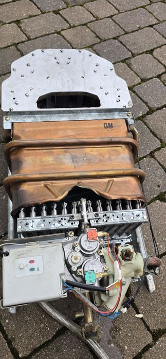 Piecyk Junkers Hydropower cieknie