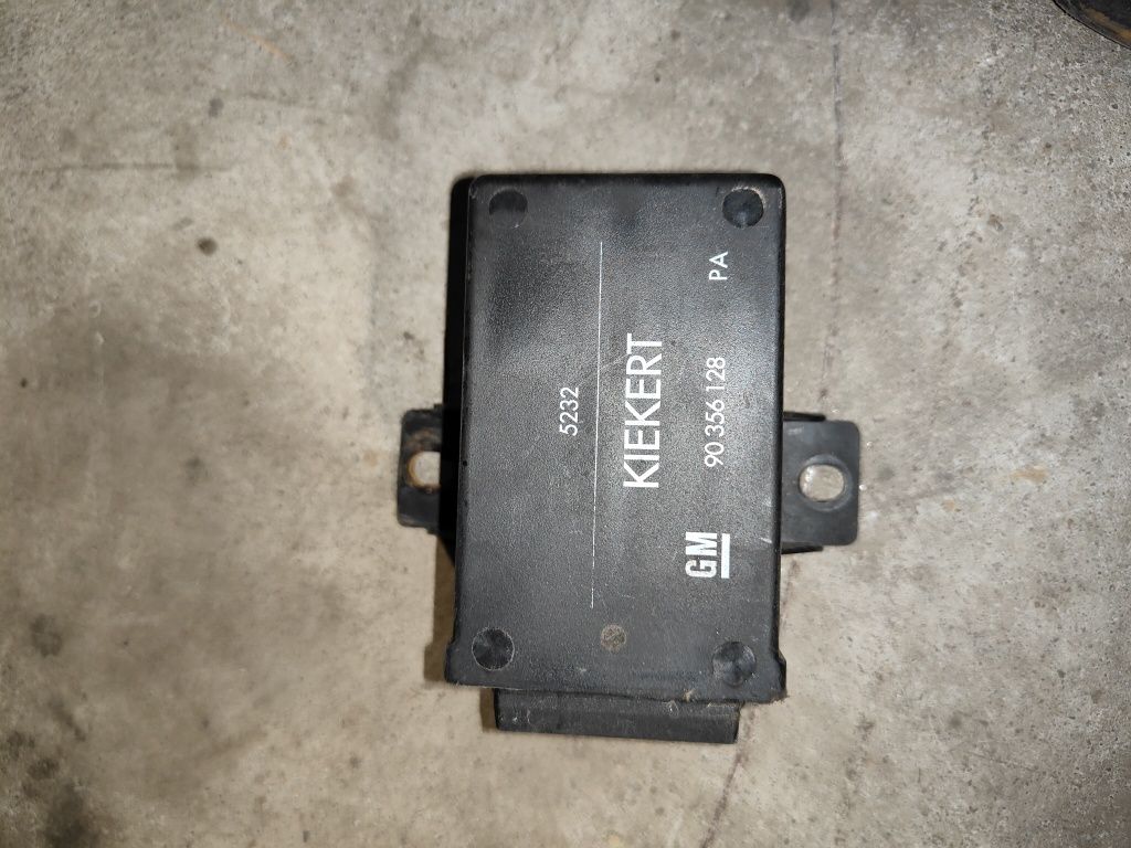Opel Calibra moduł sterownik zamka centralnego 90.356.128 i inne