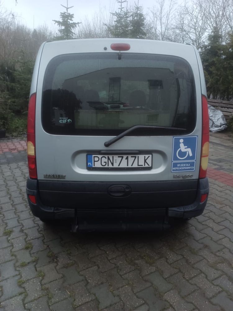 Renault Kangoo z najazdem na wózek inwalidzki – Wynajem