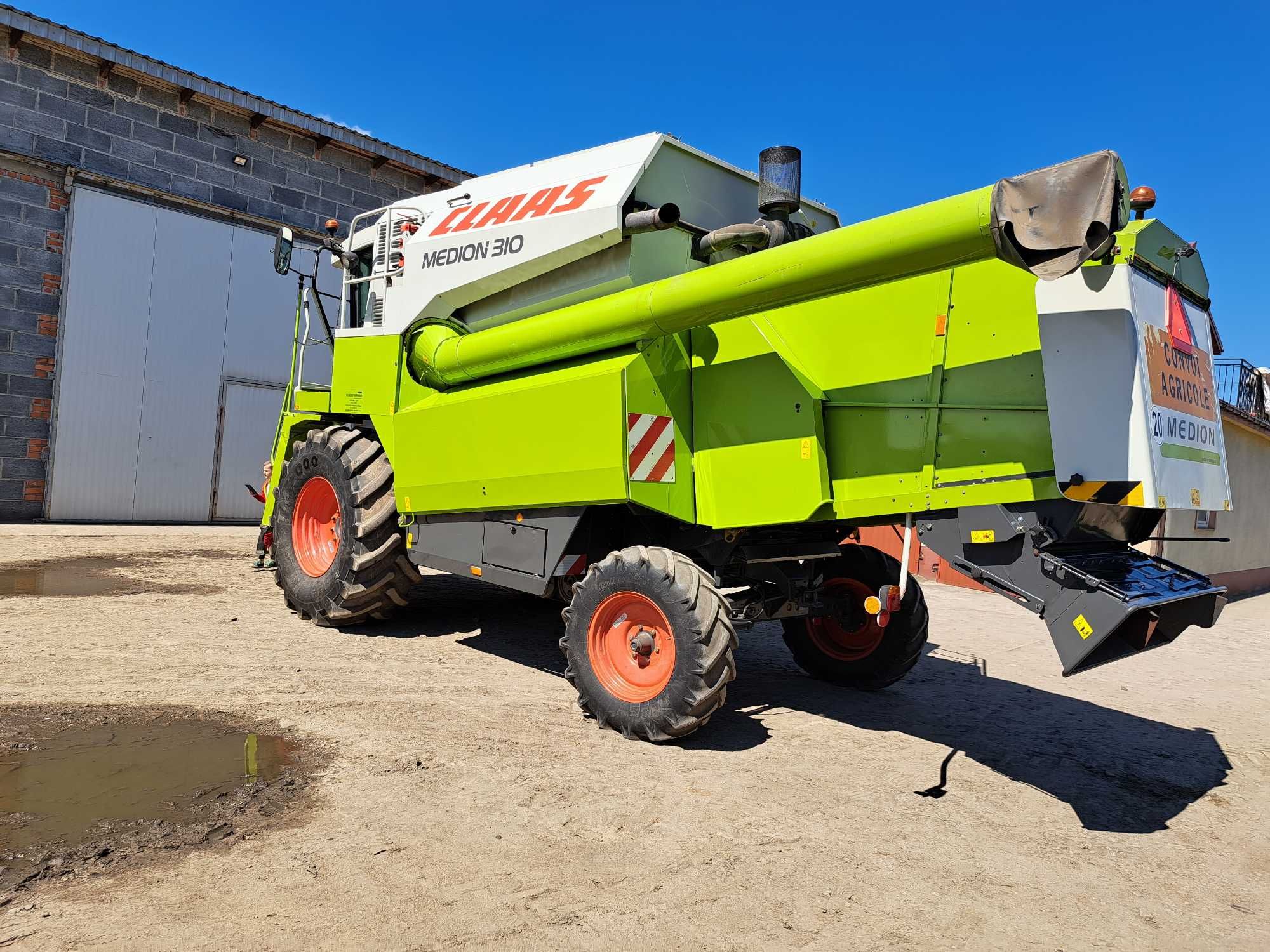 Claas Medion 310,  2005  Mercedes Hydro heder 4.5m