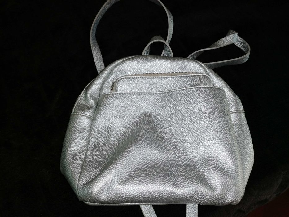 Mochila  prateada
