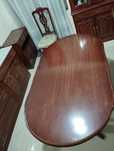 Mesa de sala e caderias