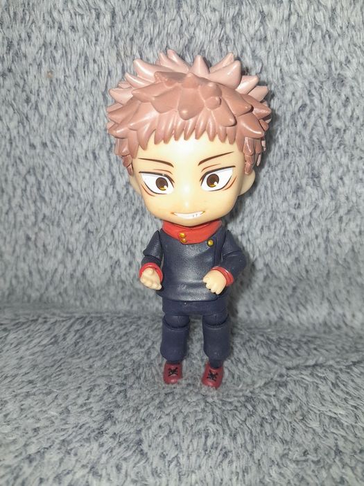 Продаються фігурки аніме