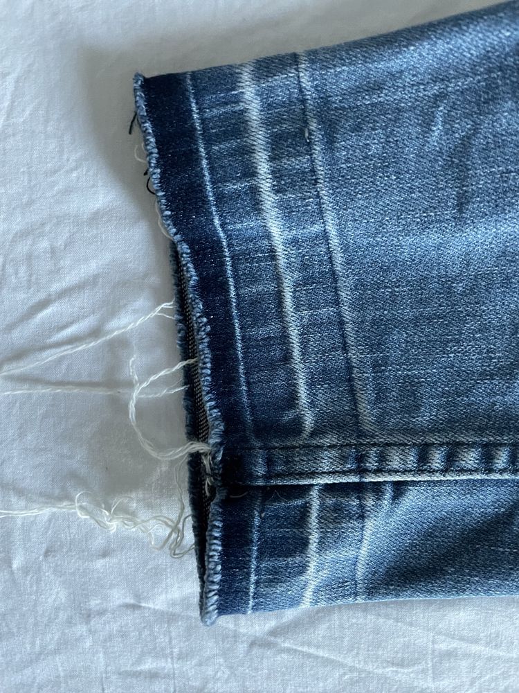 Spodnie jeansy 26 34 z dziurami i przetarciami cubus niski stan