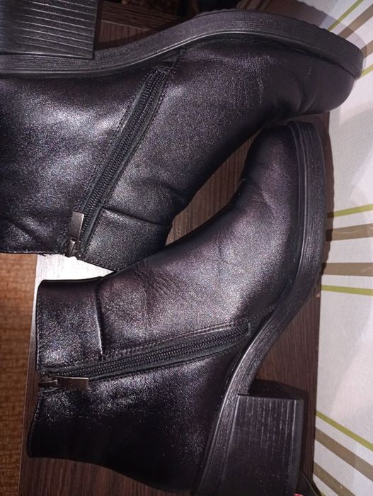 Продам б/в зимові жіночі чоботи Topas р. 37