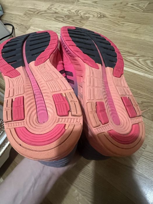 Asics кросовки 39,5 размер для бега и отдыха