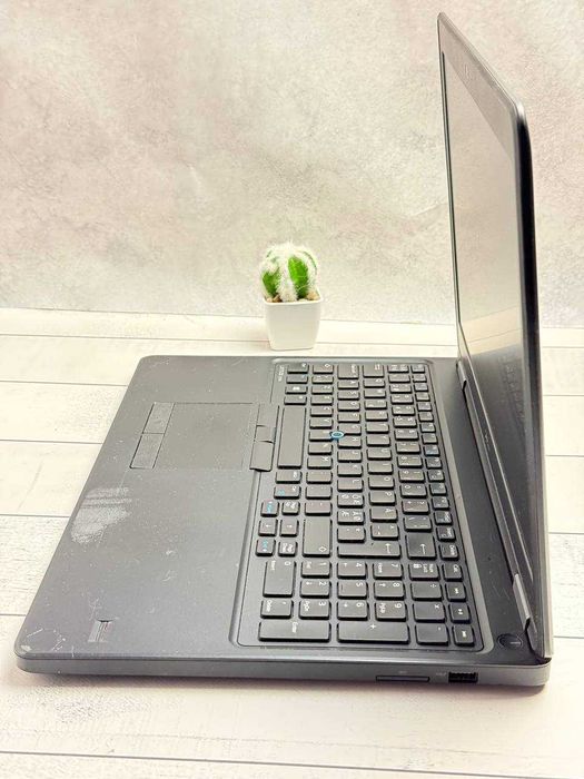 Dell 5550 i3-5010 8ram ssd 120 15.6