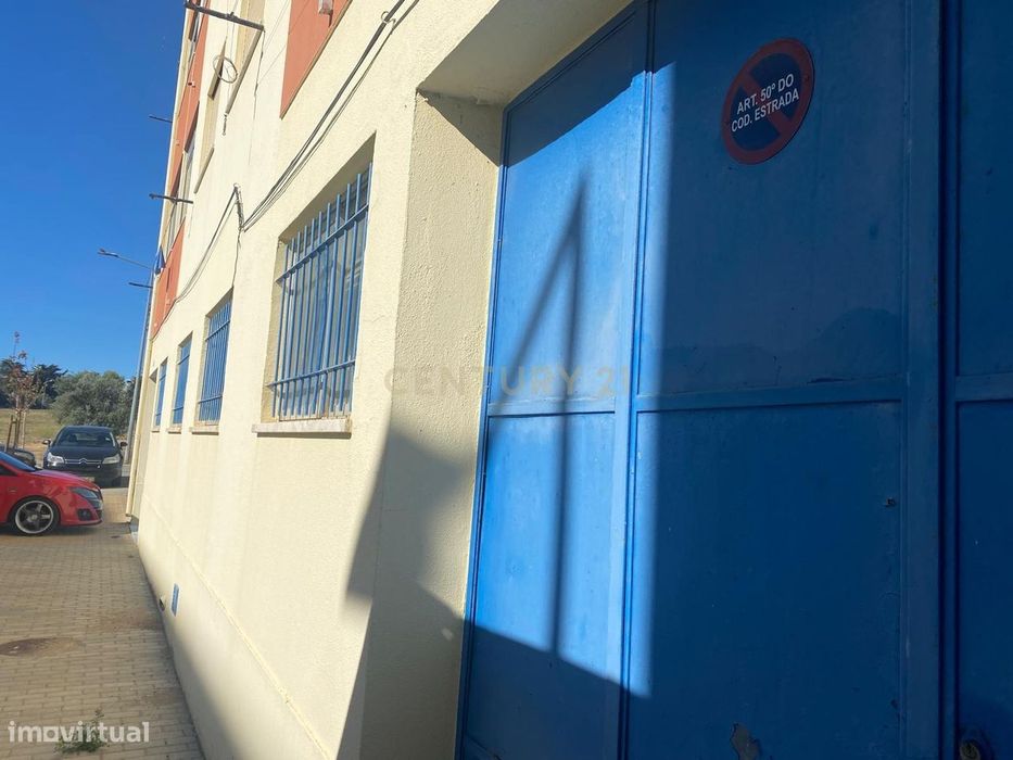 Armazém à venda – 200m² | Montebelo Sul, Setúbal