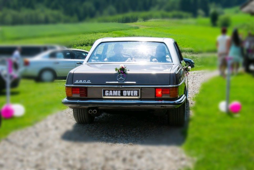 Auto do ślubu Mercedes w114 coupe zabawka