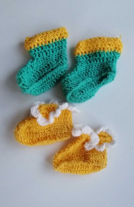 zestaw komplet dzierganych skarpetek na szydełku skarpetki 0-12mies