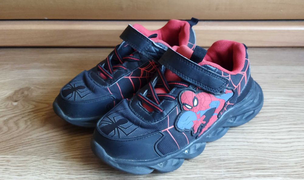 Buty adidasy Spiderman r.30 (wkł. 19,5cm)świecące
