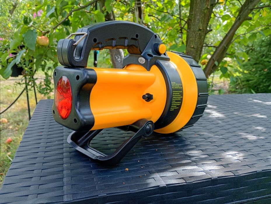 Halogen - Latarka (Obudowa) Nowy