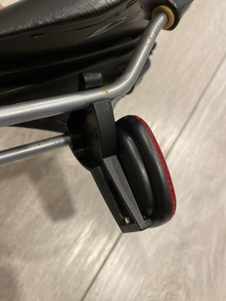 Odblask rowerowy pod siodełko czerwony duży