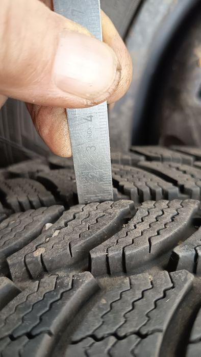 Zimowe opony 14 cali z felgami VW