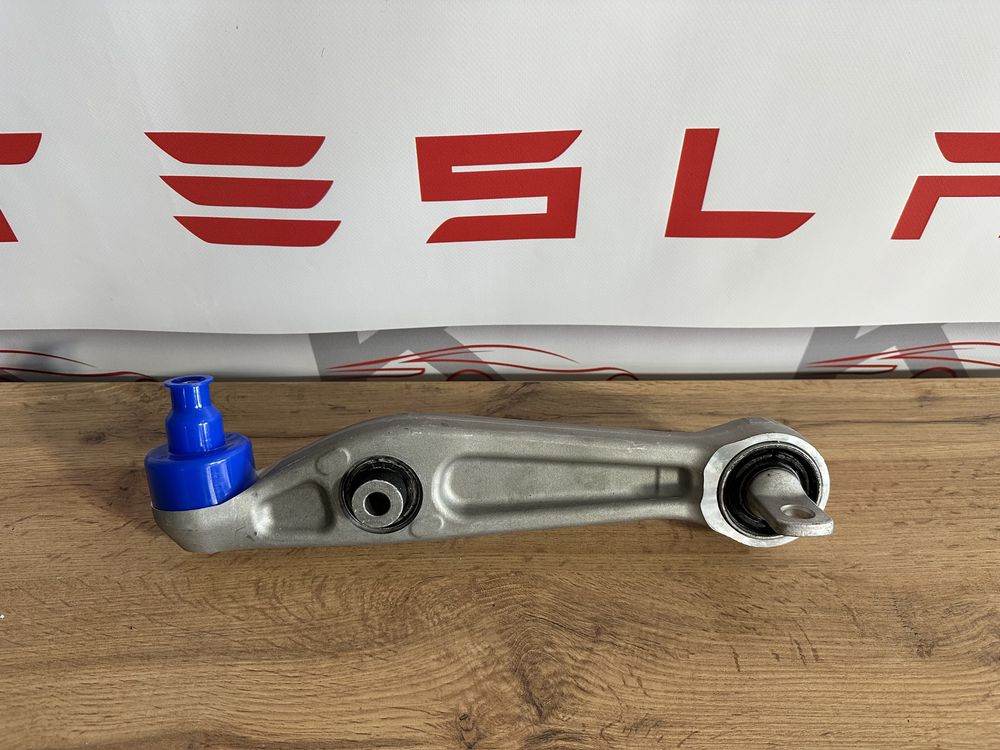 Tesla model Y 3 рычаг