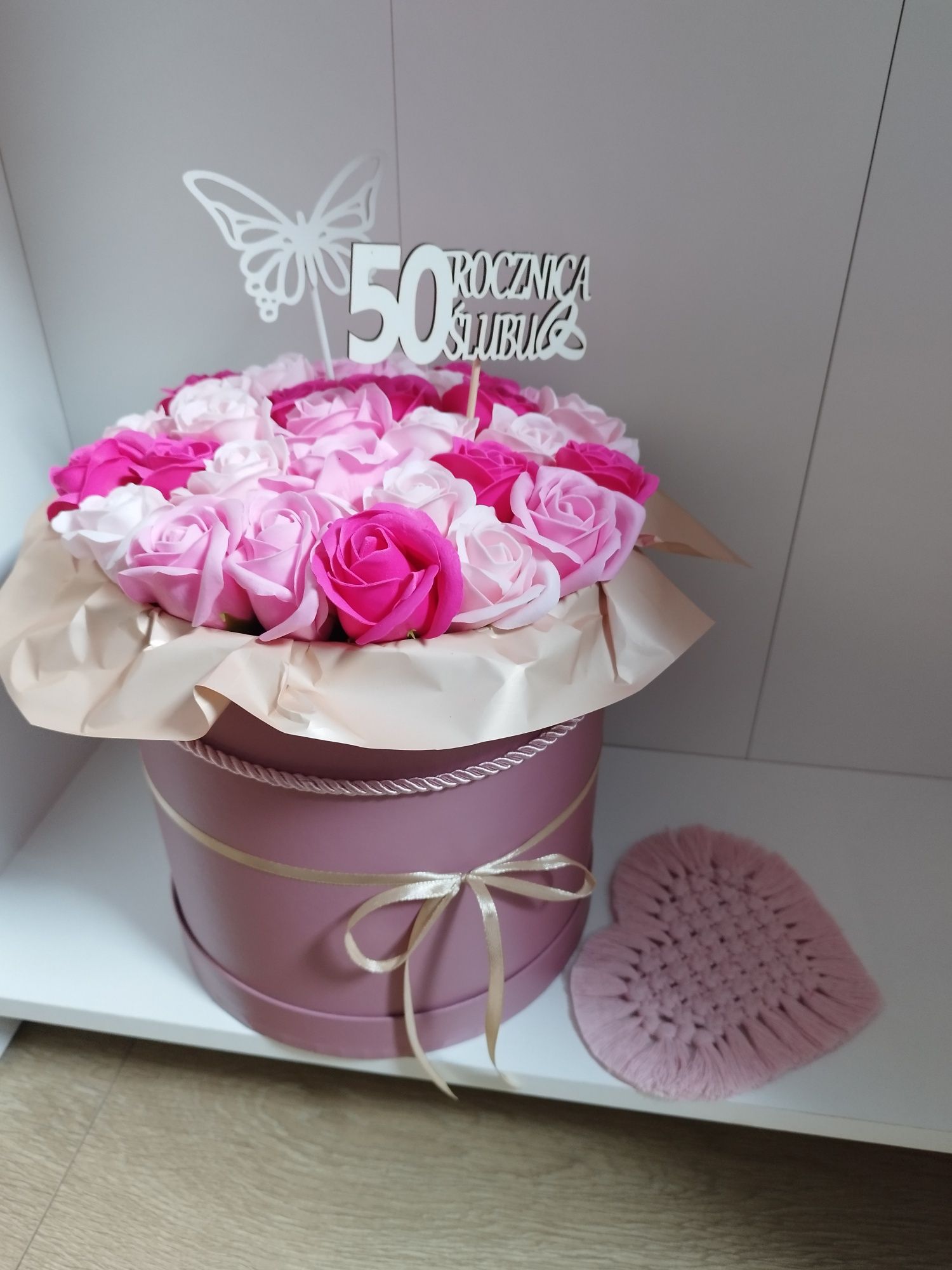 Box kwiaty rocznica prezent