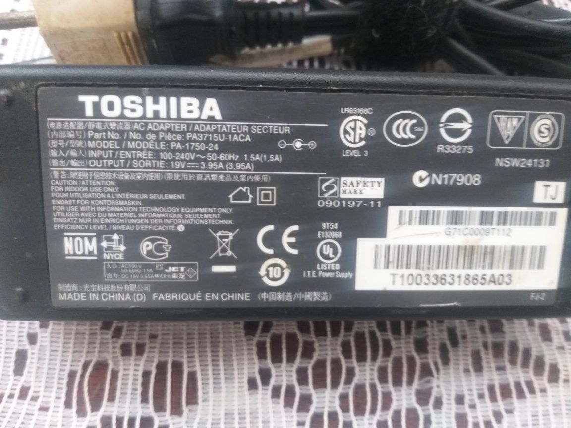 TOSHIBA" блок живлення.