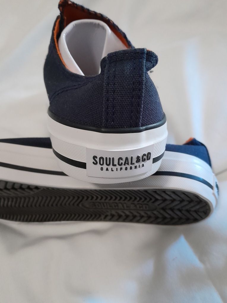 Tenis novos 35,5 soulcal &Co