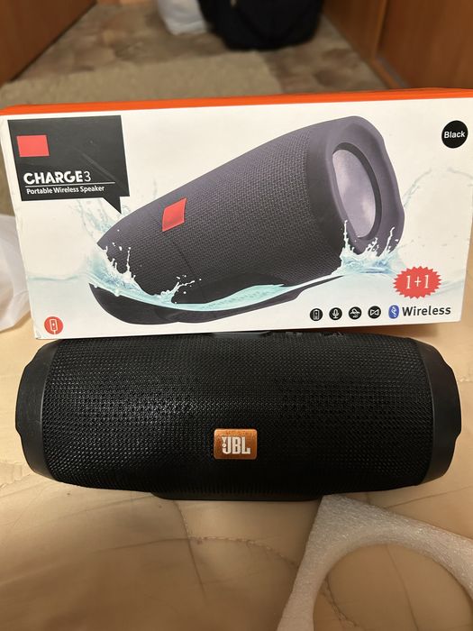 Колонка та навушники