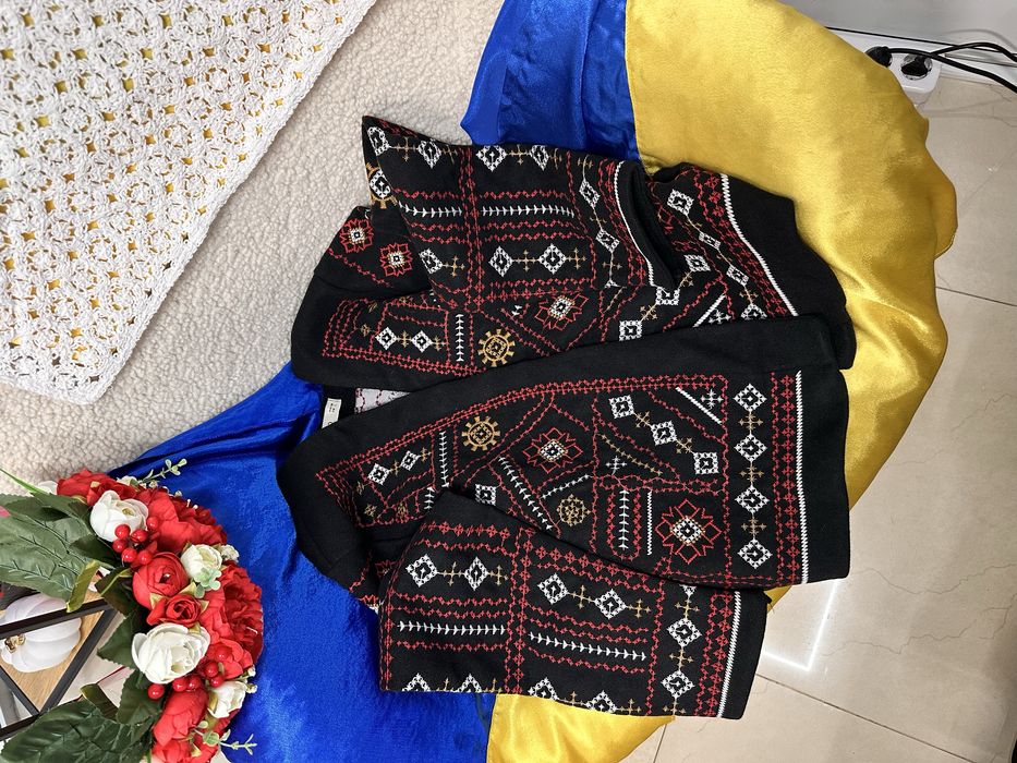 Вишита джинсовка з щільного котону в розмірах.