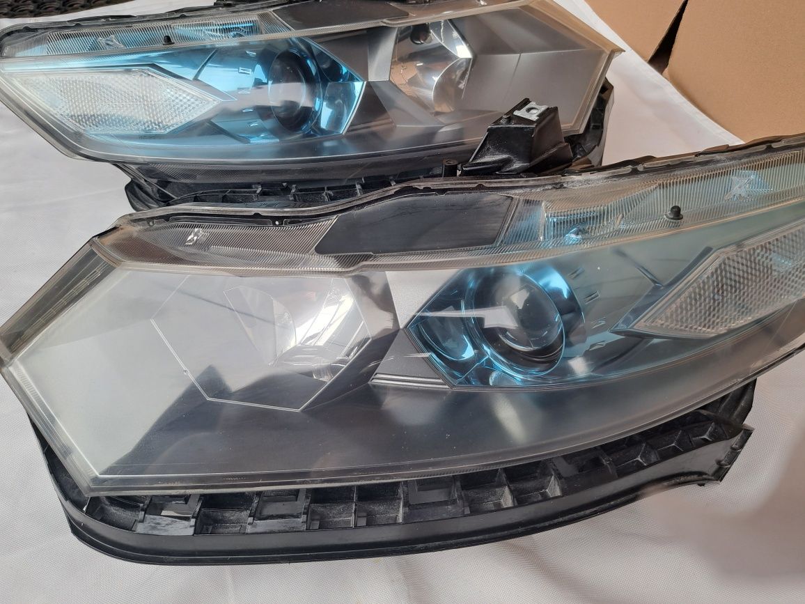 Lampy  Przednie Honda Insight Xenon 2009 r