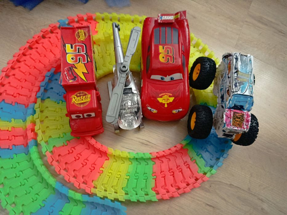 Auta, tory zabawkowe