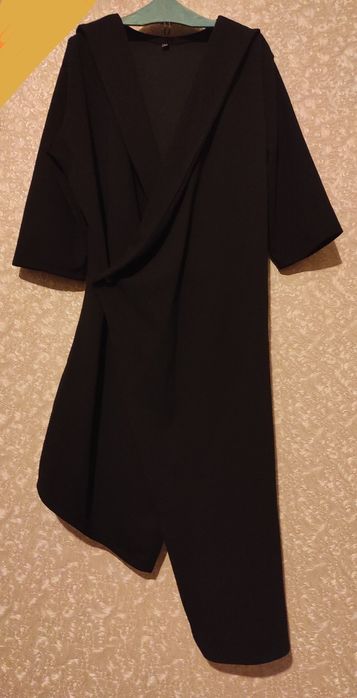 Платье короткое черное