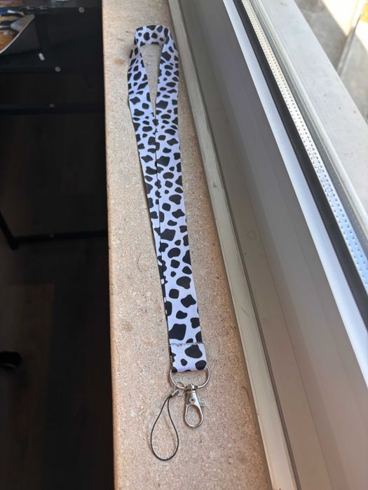 Fita Porta-Chaves / Porta-Cartões – Estampa Vaca Preto & Branco