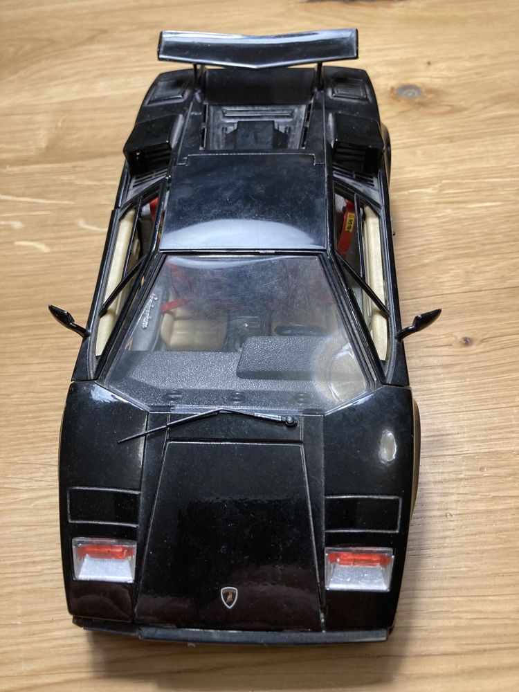 Burago 1/18 1:18 Lamborghini Countach 1988