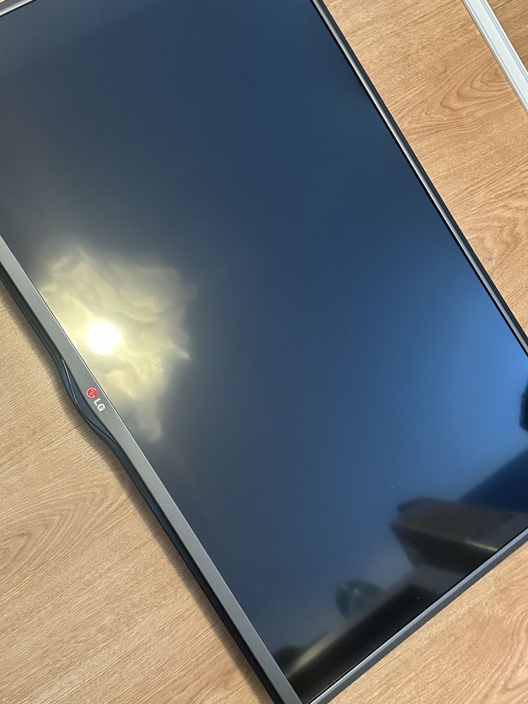Telewizor LG 32” + uchwyt + dekoder