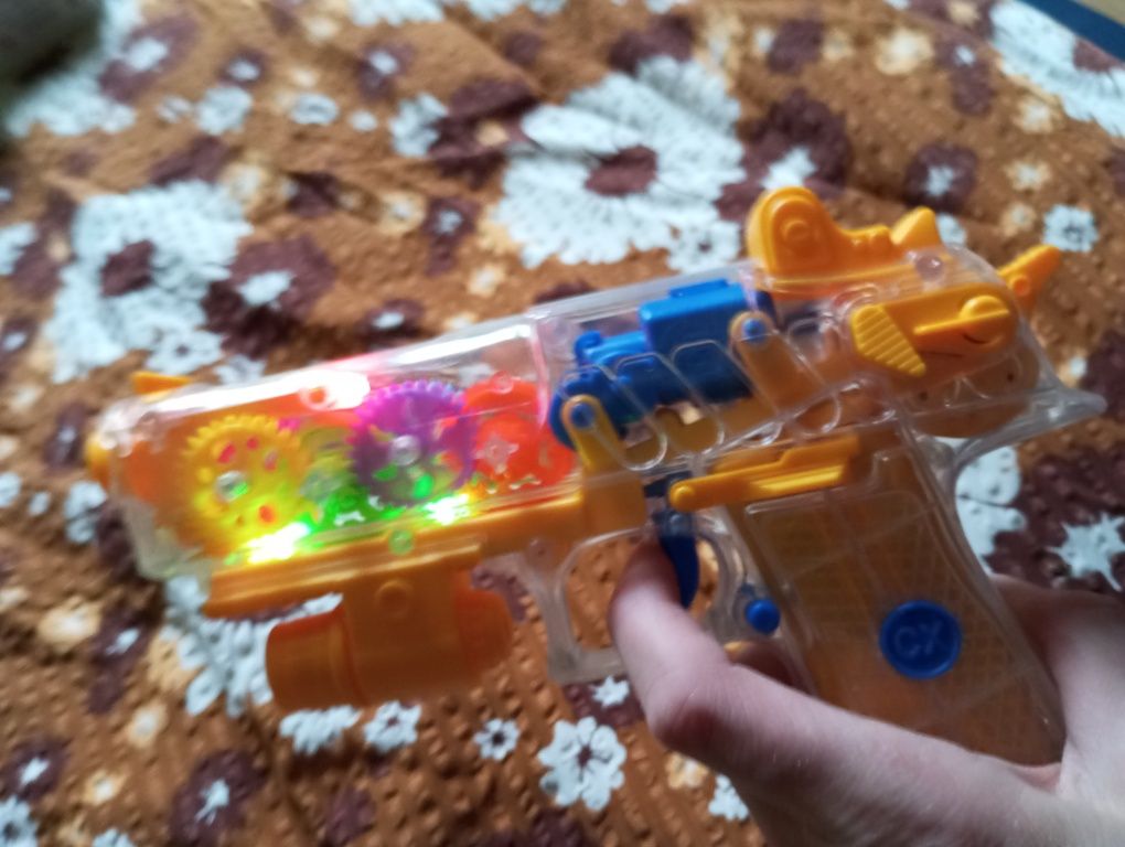 Pistolet zabawka