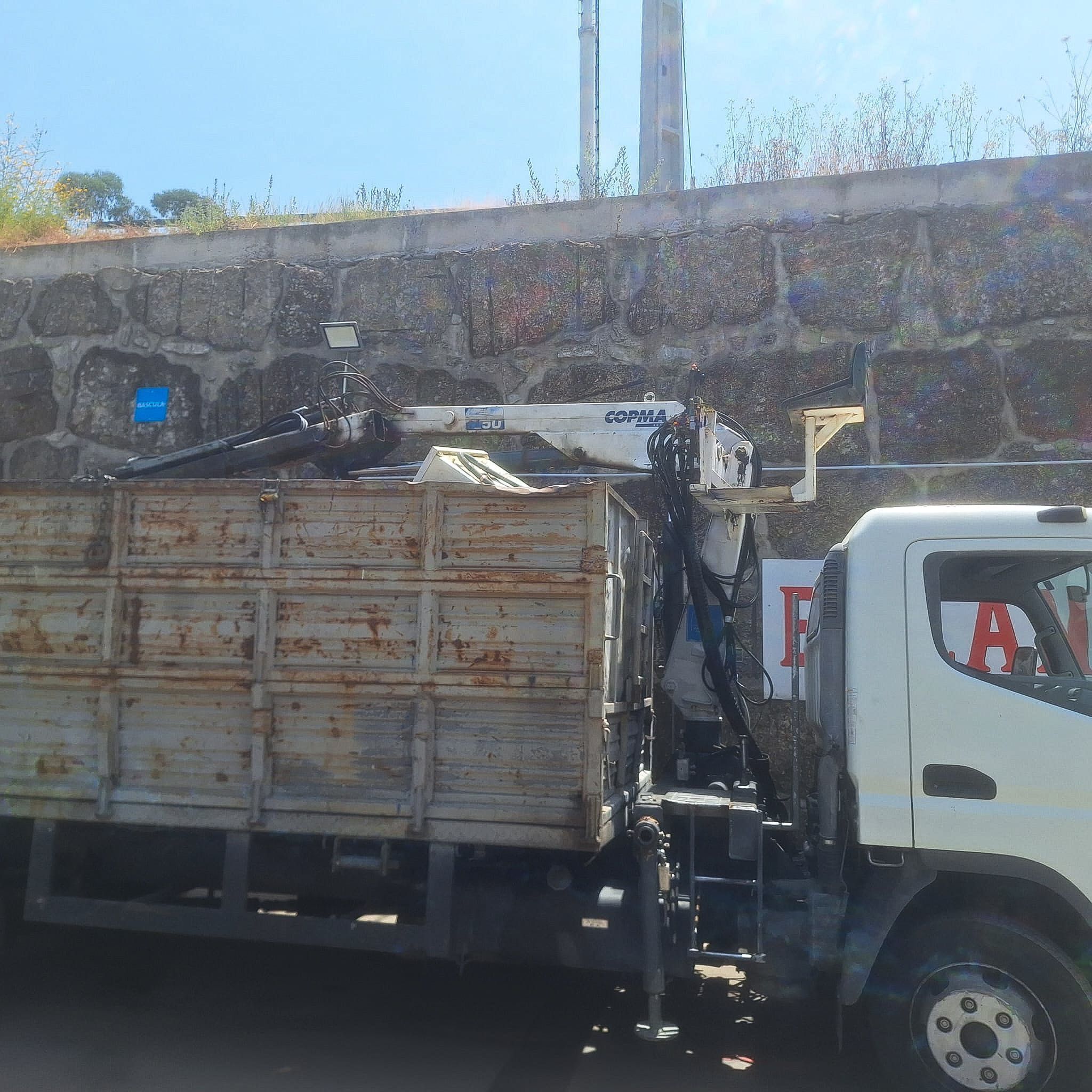 Mitsubishi Fuso Canter 3.5t com Grua