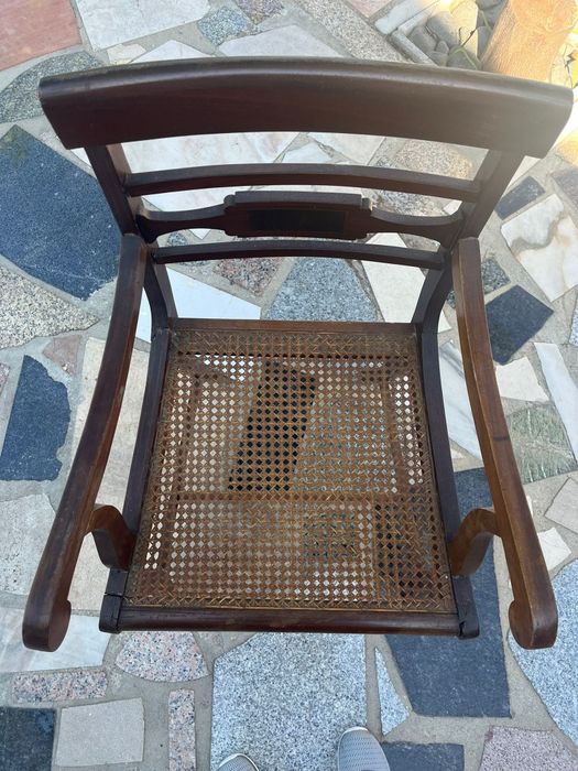 Cadeiras antigas de palhinha e outras