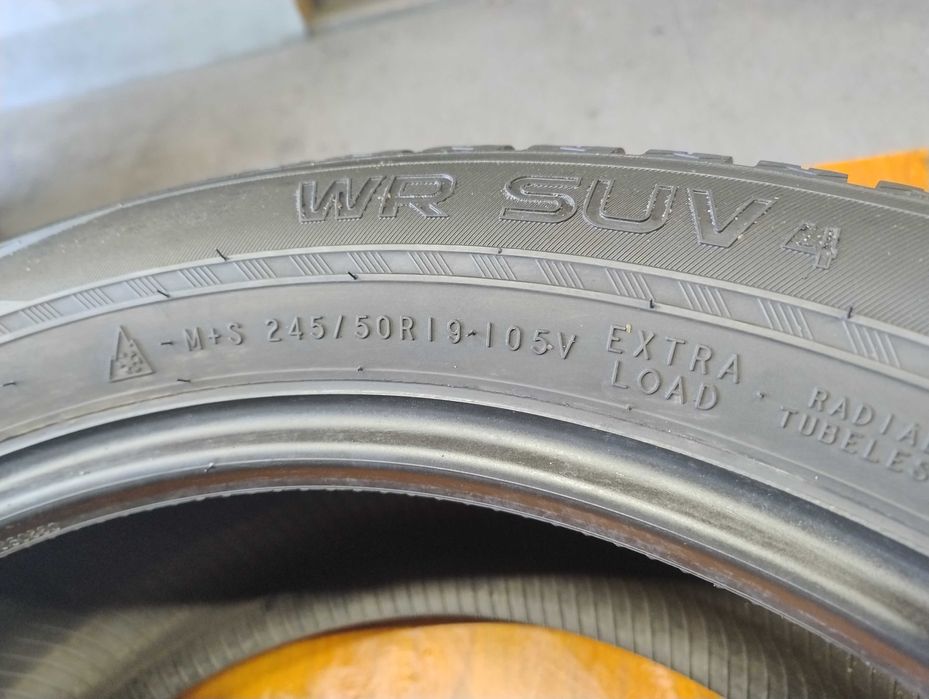 Nokian TYRES VR Suv 4, 245/50/19 Komplet Zima 21r.