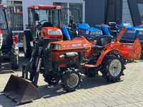 Японський мінітрактор KUBOTA B1-10 з фронтальним навантажувачем
