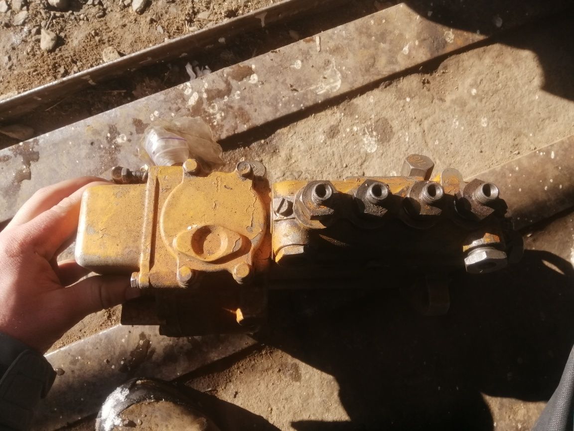Паливний насос zetor