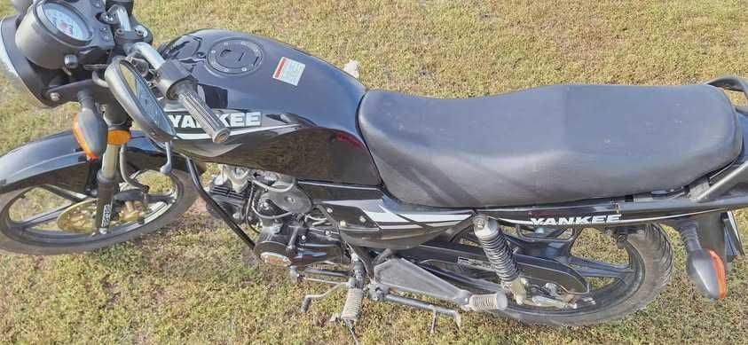 Motorower Benzer Yankee