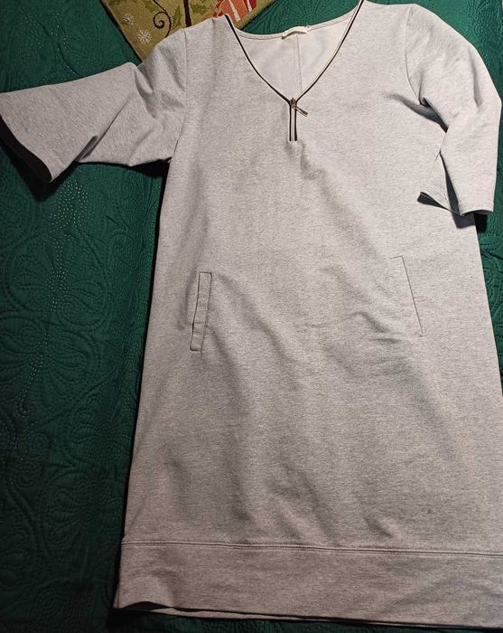 Sukienka sportowa jasnoszara dresówka firmy Agrafka