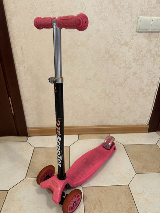 Продам самокат з колесами які світяться!