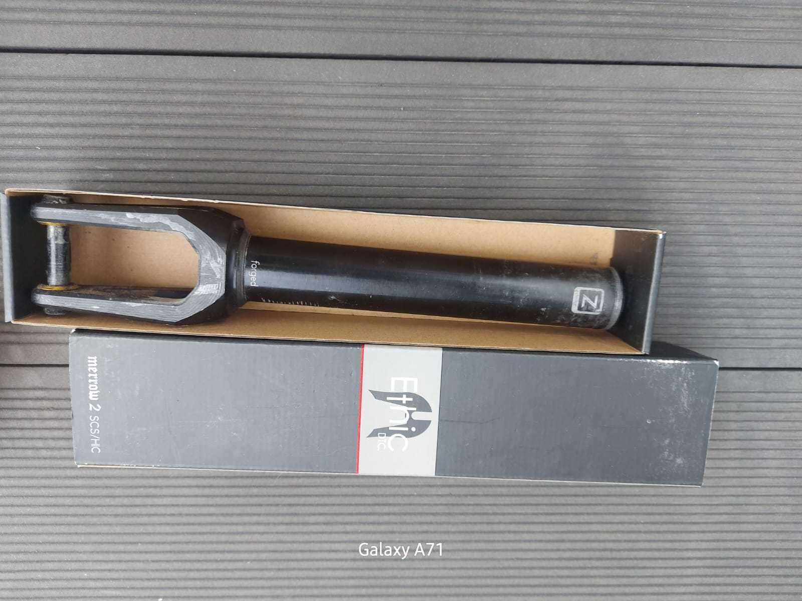 Hulajnoga  Wyczynowa Striker Titanium Y-BAR