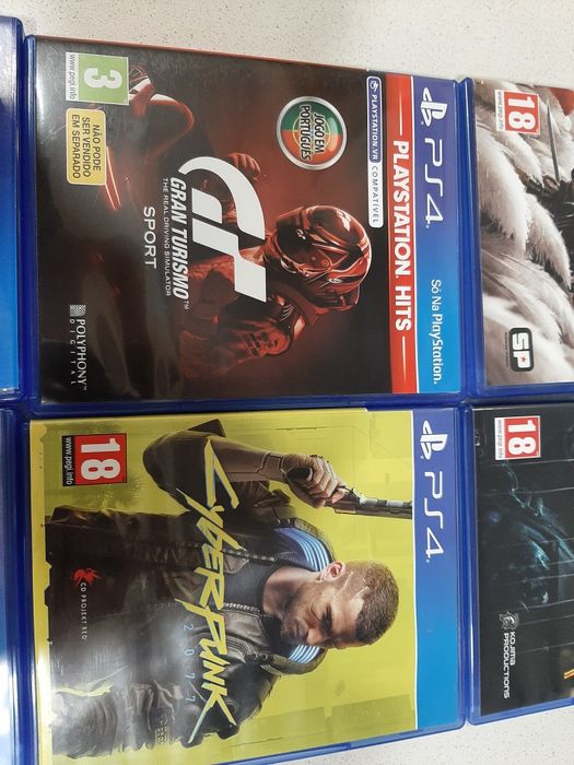 PlayStation 4 + 1 Comando + Jogos