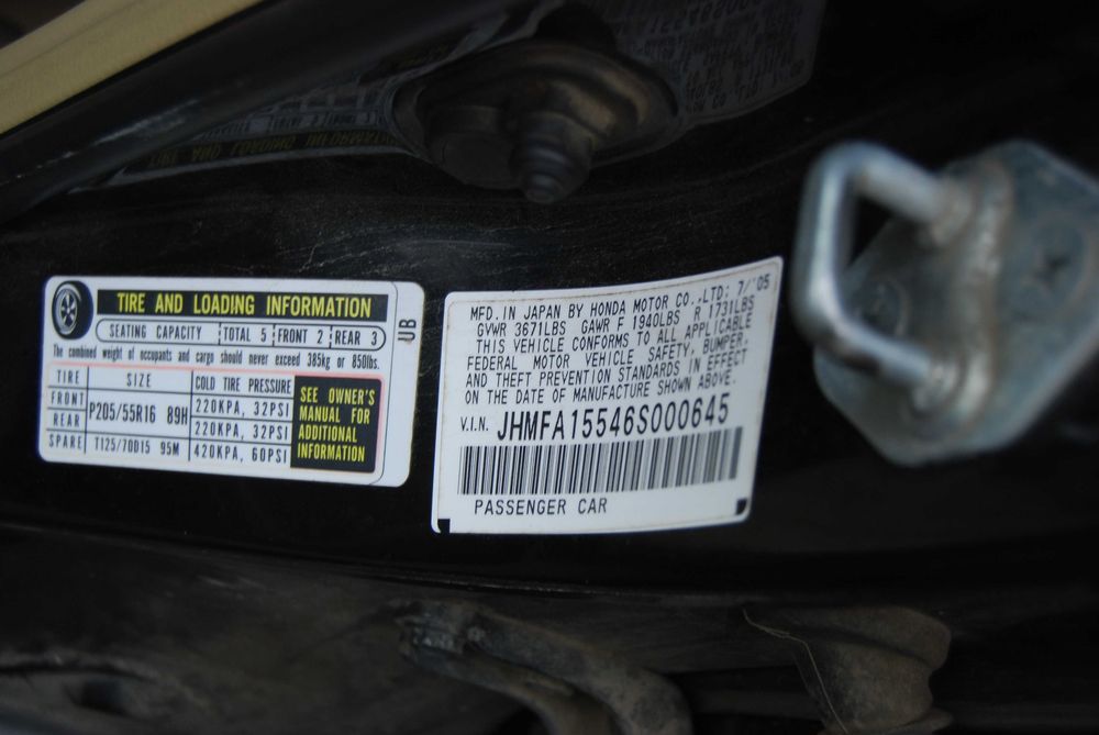 części z: Honda Civic 8 USA 1.8b 140km  sedan