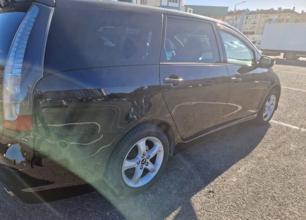 Mitsubishi grandis